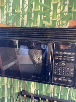 Large Over The Range Microwave Very Good Conditions