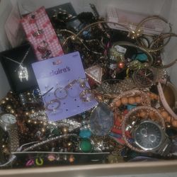 7lb Jewelry Lot / Vintage To Now 