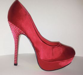 Red Heels sizes available - 5- 5.5- 6.5- 9