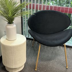 ACCENT TABLE AND ACCENT CHAIR