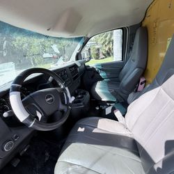 2011 Savanna GMC Box Truck 