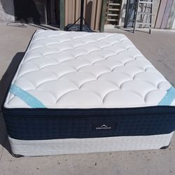 Queen dream cloud pillowtop mattress and box spring