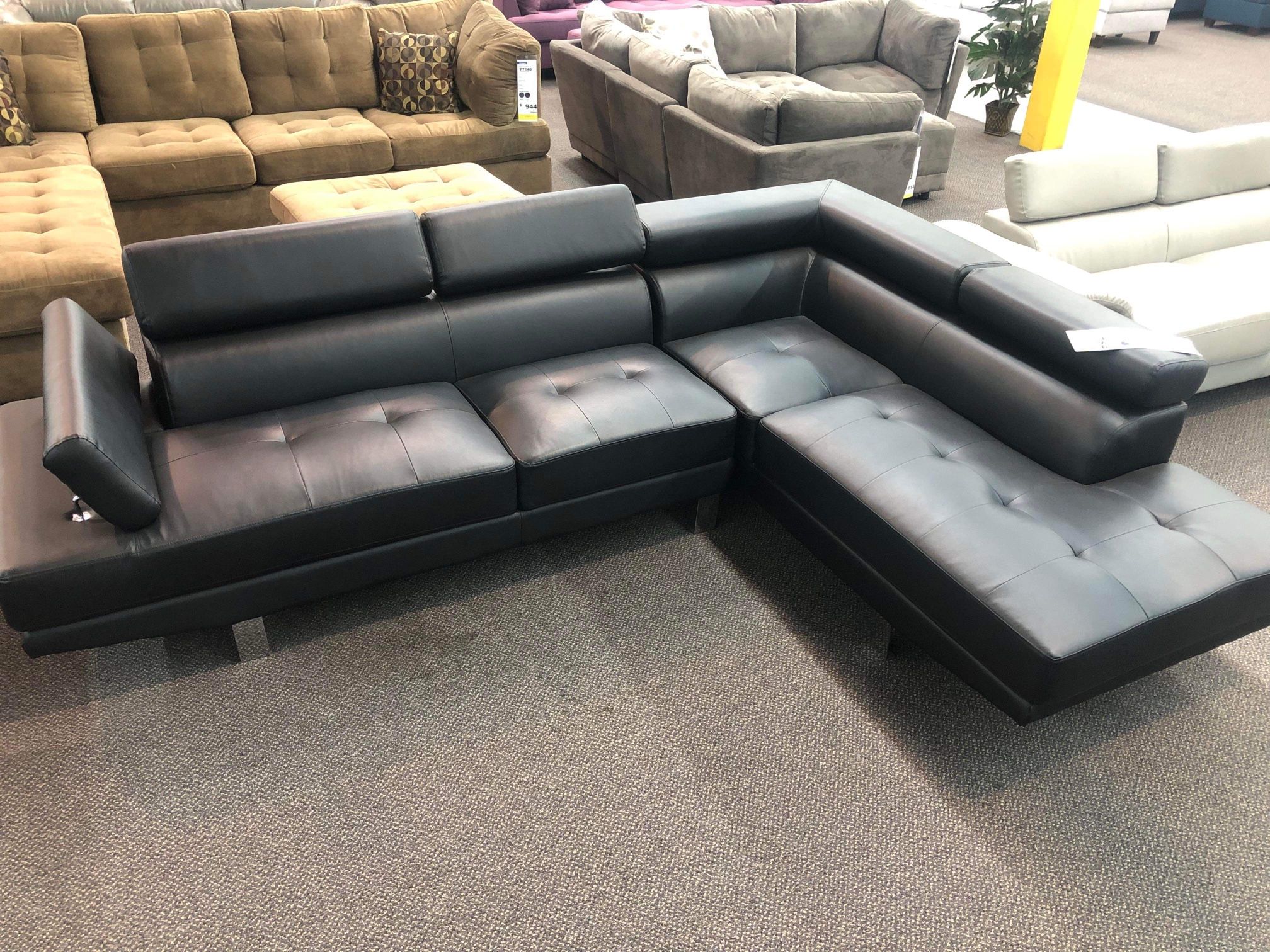 New Black Sectional Couch ! Free Delivery 🚚 ! Financing Available !