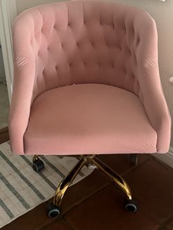 Pink swivel chair