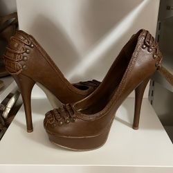 New women’s brown camel tan heels 6 5”