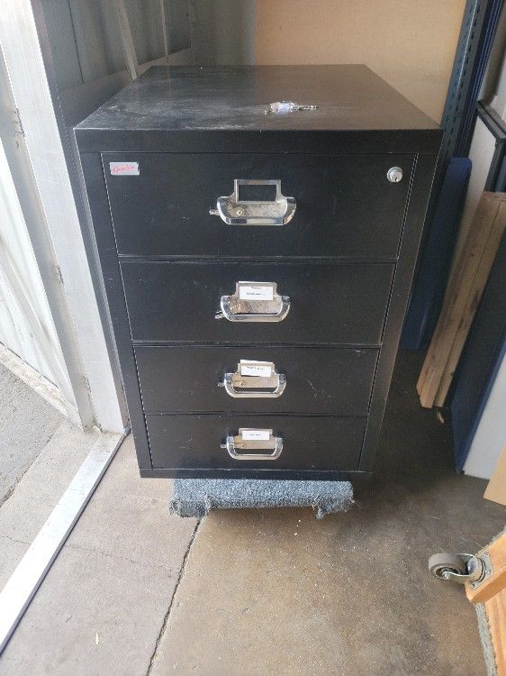 4 Drawer Korden Fireproof Verticle for Sale in La Habra Heights