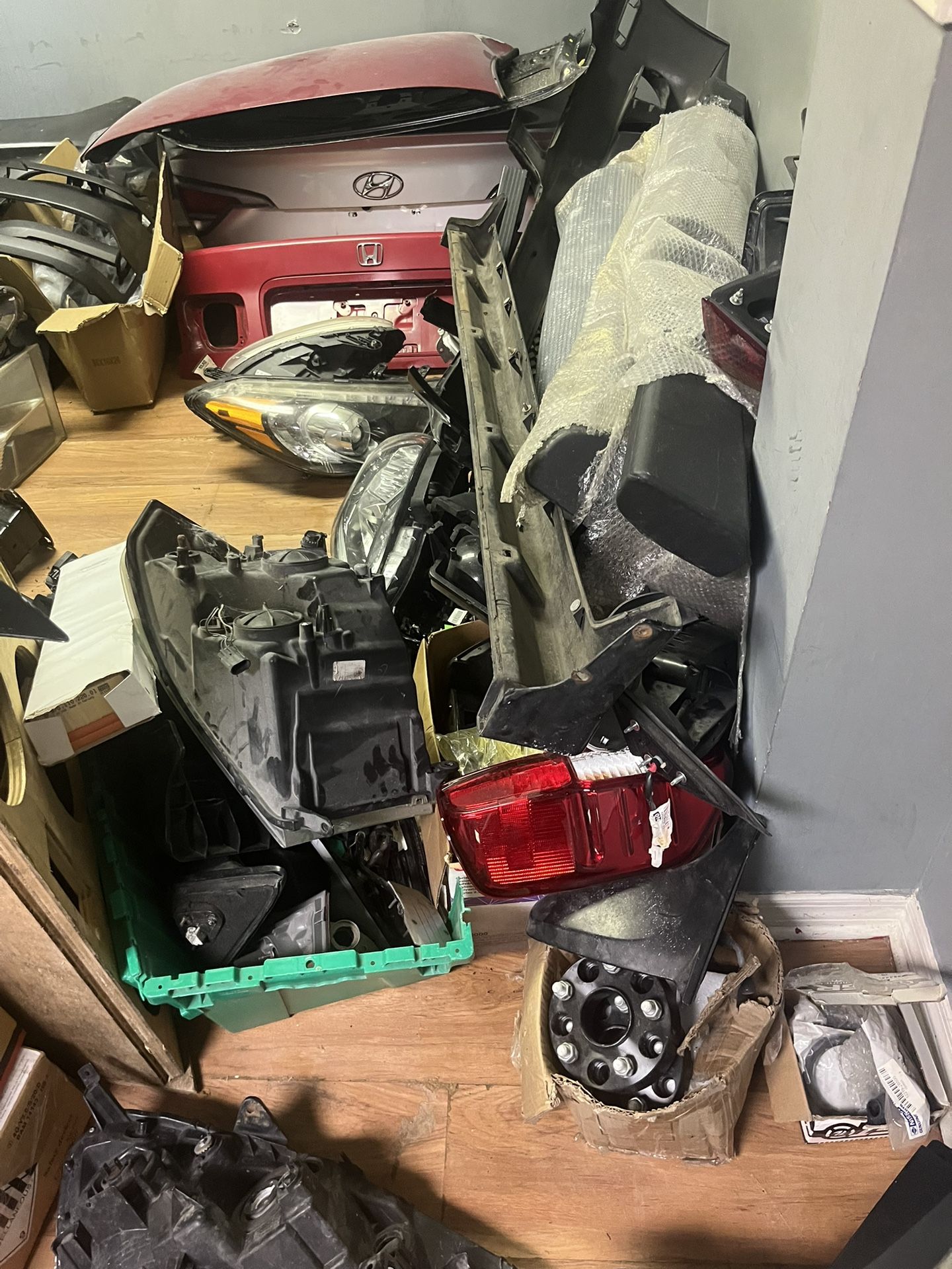 Car Parts And Headlights
