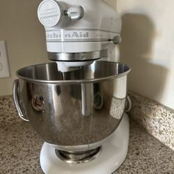 KitchenAid mixer with Attachments 