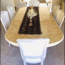 Dining Room Table - Seats 6-8 People 