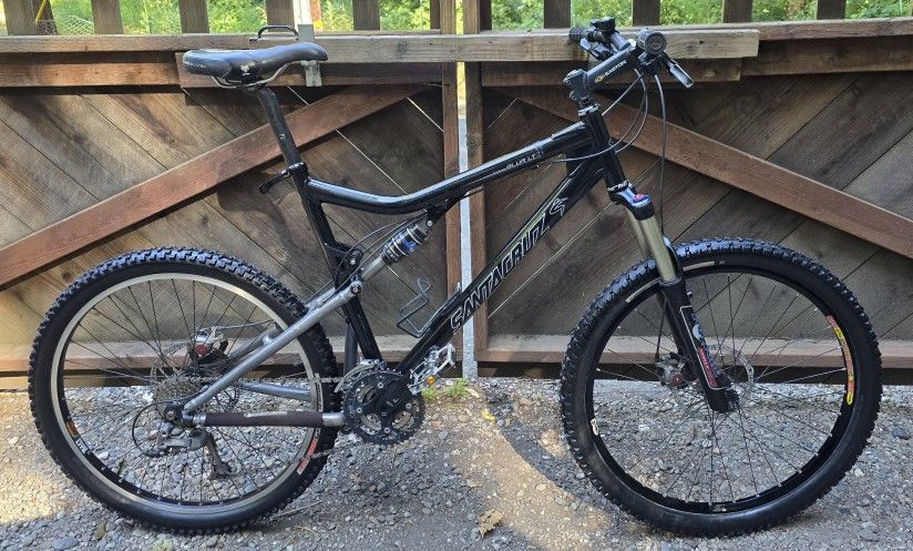 27-Speed Santa Cruz Blur LT Full-Suspension Mountain Bike