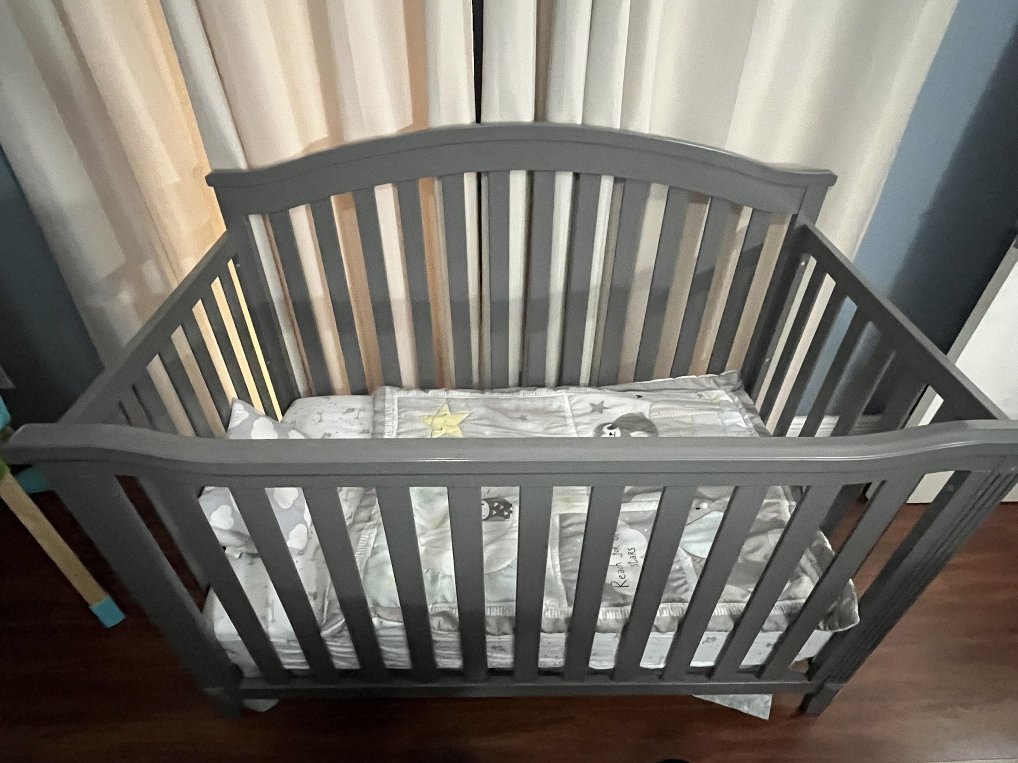 SORELLE FURNITURE Berkley Round Top Crib, Classic in