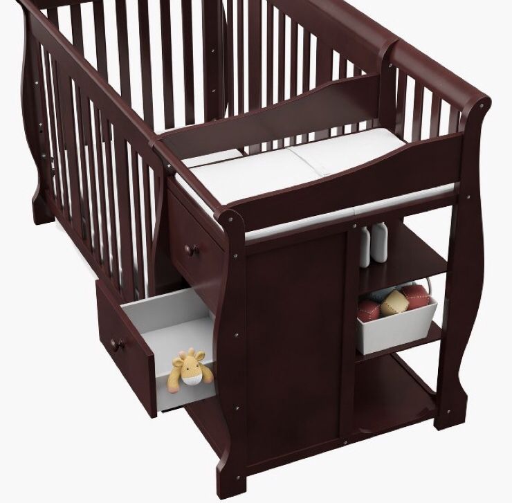Crib with changing table 5 in 1