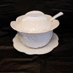 4 Piece Cabbage Design White Pottery Serving Set