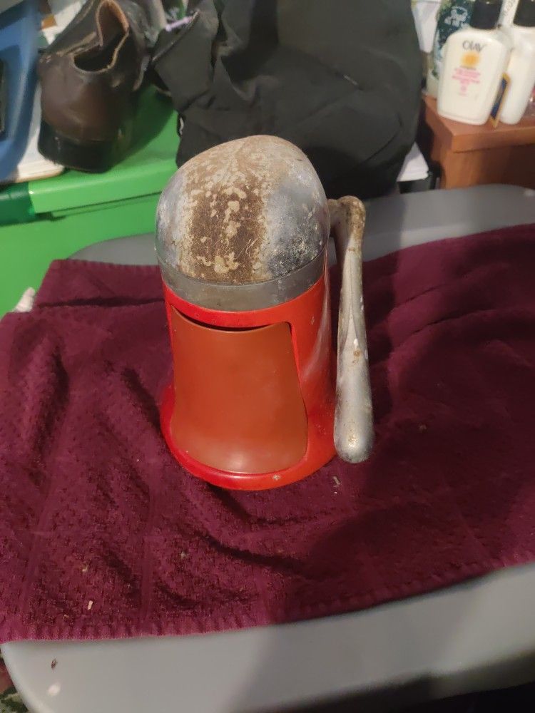 Vintage Red Juice o Maker Metal
