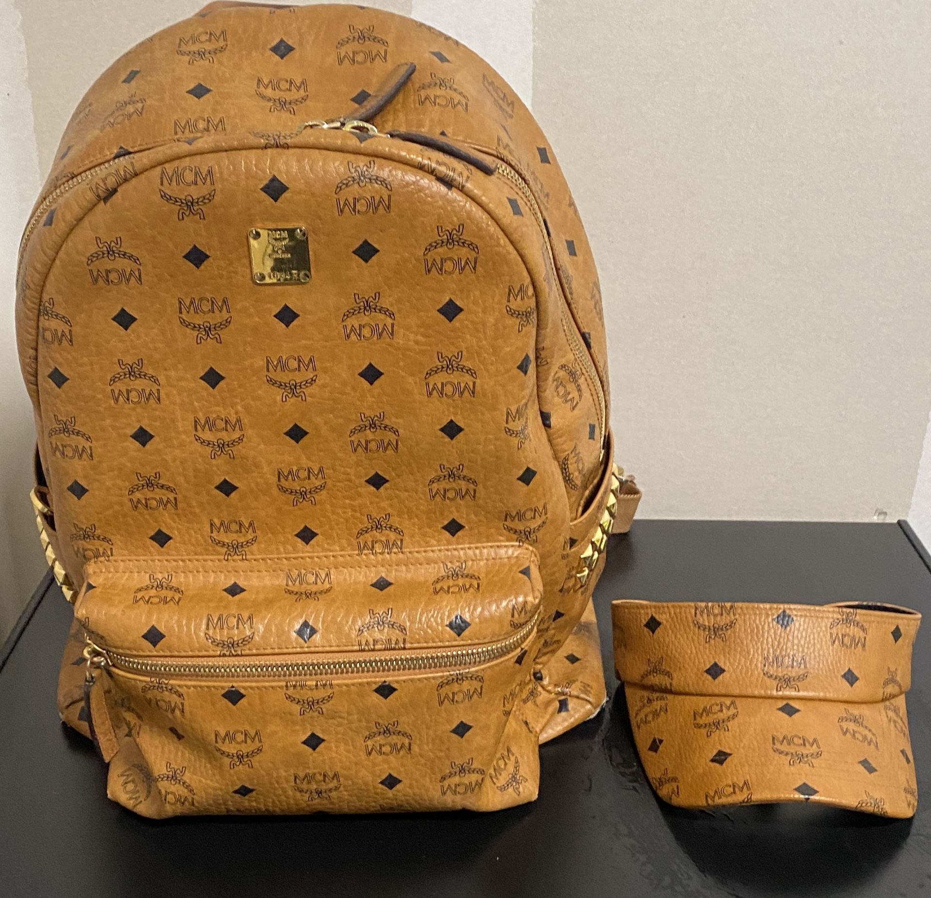 MCM Book Bag Nd Hat