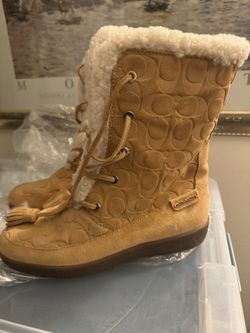 New!!! Coach Boots Monogram Design 