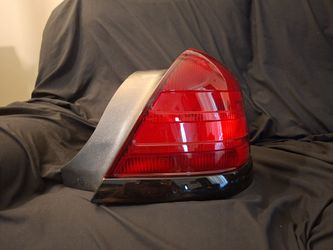 Tail Light Assembly Right Passenger Side 1(contact info removed) Ford Crown Victoria NEW
