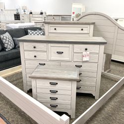 New King Bedroom Set 🔥🔥 AMERICAN MADE