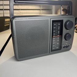 Vintage Radio Shack Optimus AM/FM Portable Radio Receiver Model 12-726