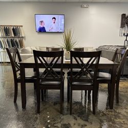 7 PIECE DINING SET MADE IN USA! 