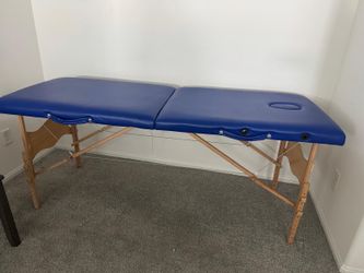 Portable Massage Table – Excellent Condition