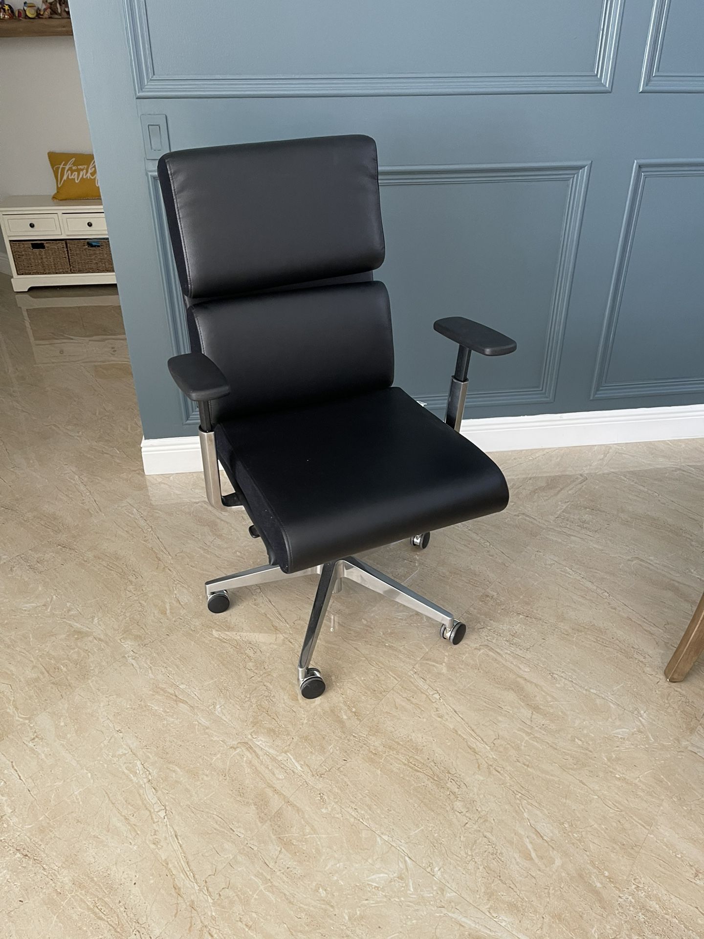 Tempur pedic TP1000 Leather Executive Office Chair for Sale in Fort Lauderdale FL OfferUp