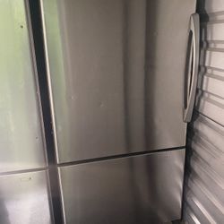  Large stainless steel vitamin top refrigerator works excellent $269.30 day warranty