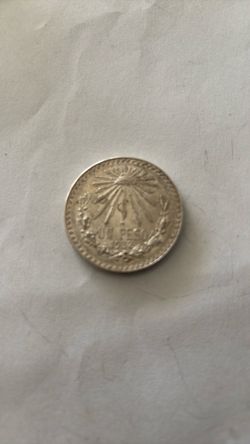 1932 Mexico 1 Un Peso Silver Coin Cap Rays Eagle & Snake ASW 0.386 Oz