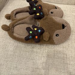 Kids Light Up Reindeer Slippers  6/7
