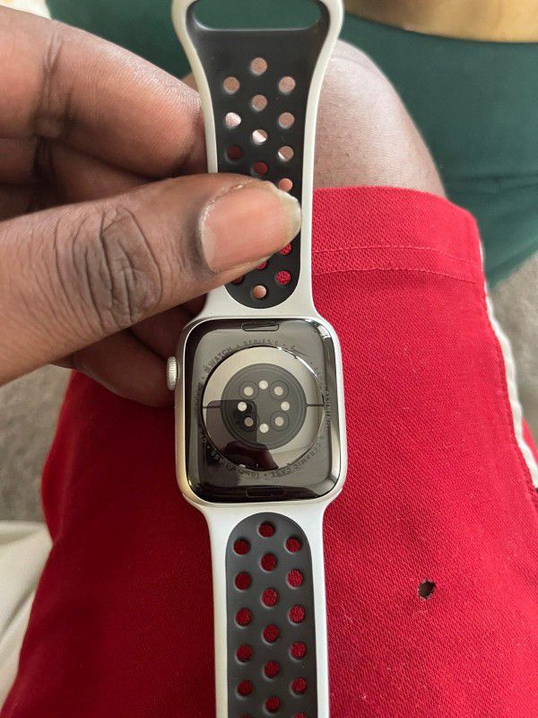 Apple Watch Serie 6... Today's My 20th Year Anniversary So I'm Giving It Out To Anyone That Wish Me With My Cellphone Number 308----321----5019
