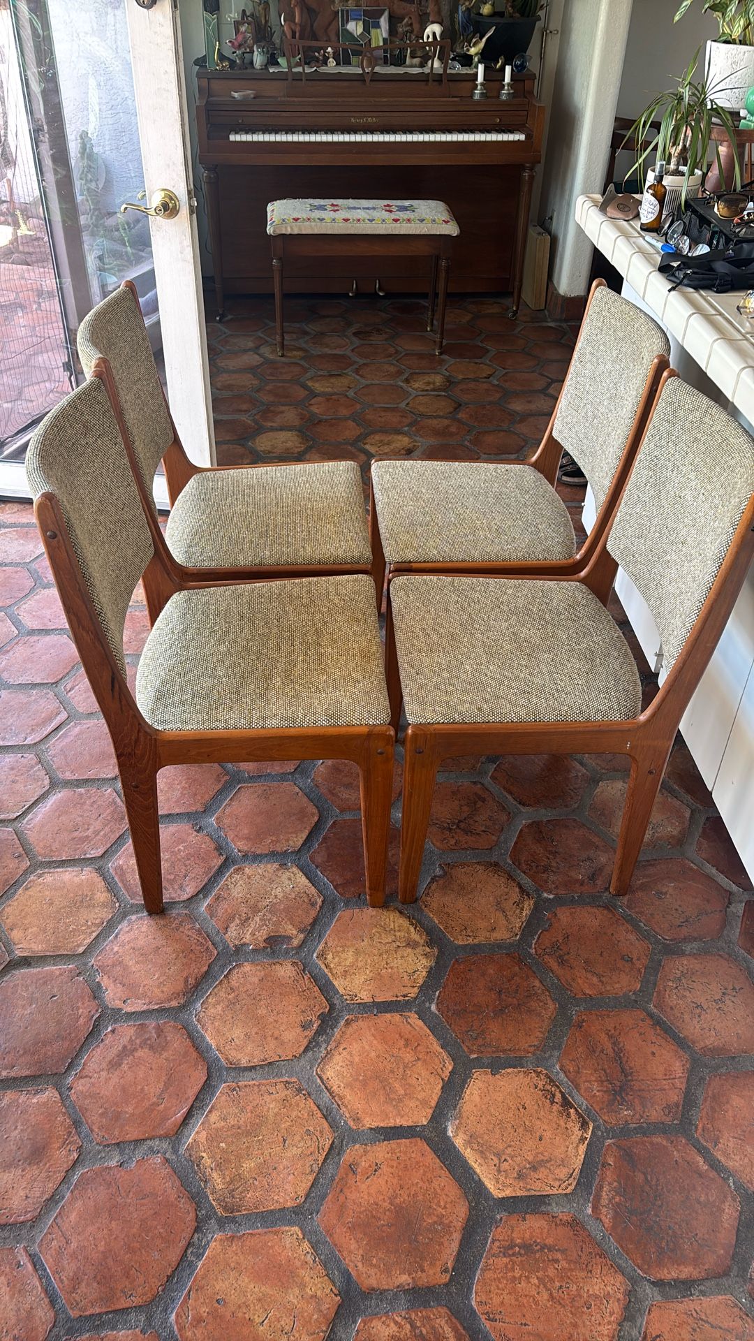 Vintage Scandinavia Woodworks Danish Teak Chairs Set Of Four