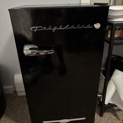 Frigidaire  Fridge 