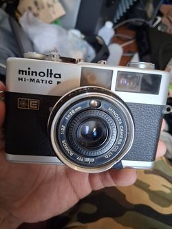 Minolta Hi-Matic F rangefinder camera