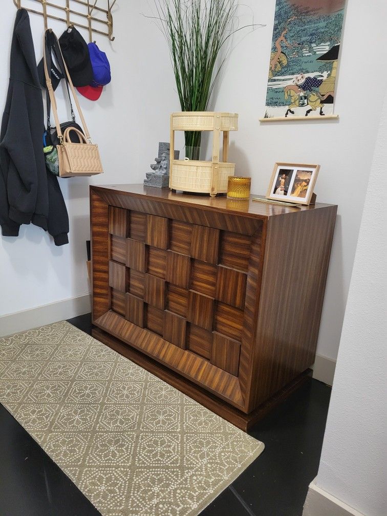 Hardwood 2-drawer Dresser