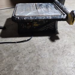 Tile saw