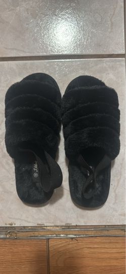 Cute fuzzy slippers/sandals