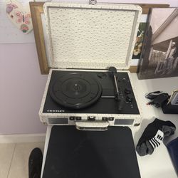 Vinyl record Player With 2 Records
