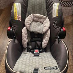 Graco Snugride 35 Baby Car Seat (With Base) 