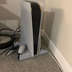 PS5 Console (Disk) Great Condition 2 Controllers And Charging Station W/ Cooling system Included For Free