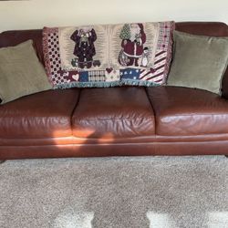 4 Piece Leather Furniture Set For Sale $500.00