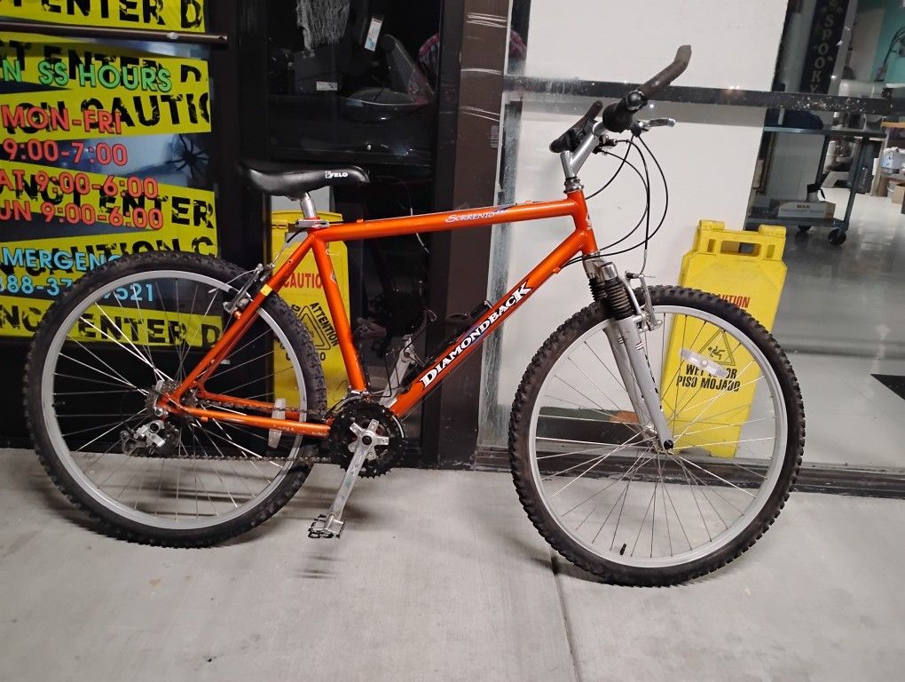 Diamond Back Sorrento SE Orange 26"