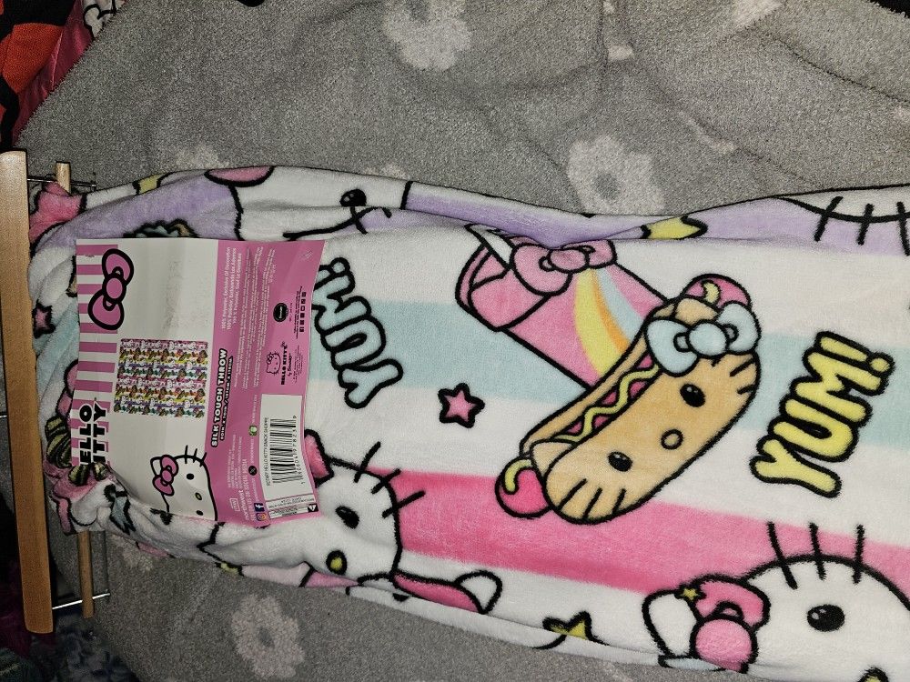 Hello Kitty Blanket