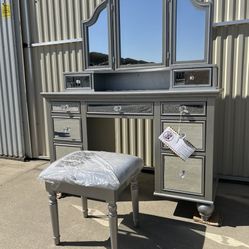 New Silver Make Up Vanity with Stool