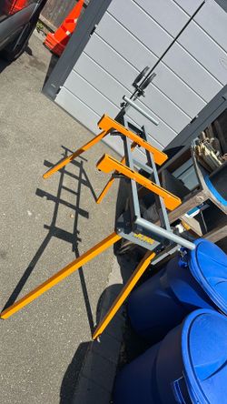 Universal saw stand brand new