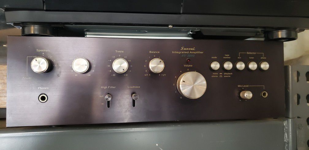 Sansui 20 W amplifier in great condition $75 Firm!!