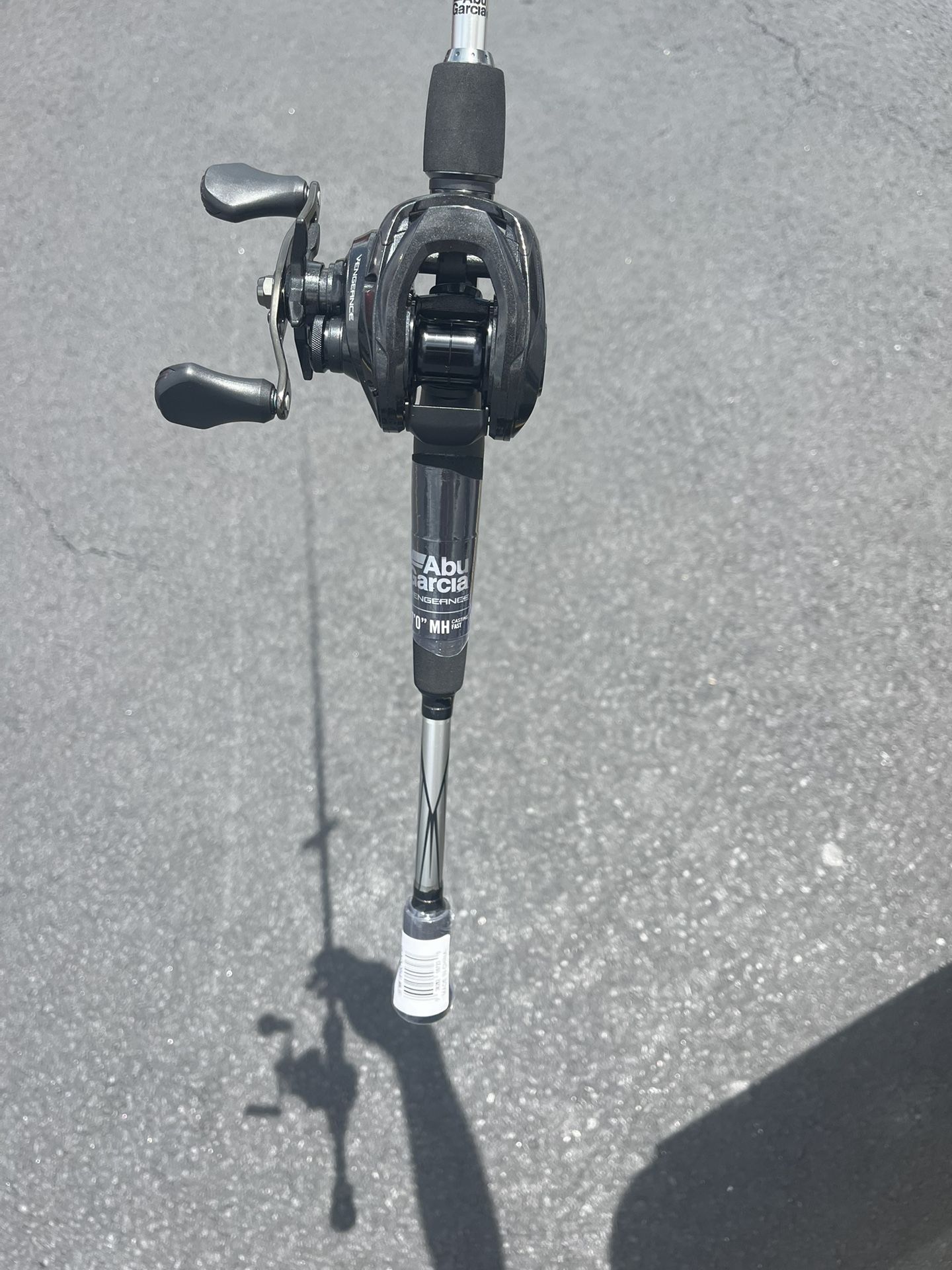 Never used Abu garcia baitcaster combo