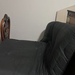 Black Futon