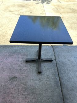 Cocktail Table Apto 2 Feet X 3 Feet Height