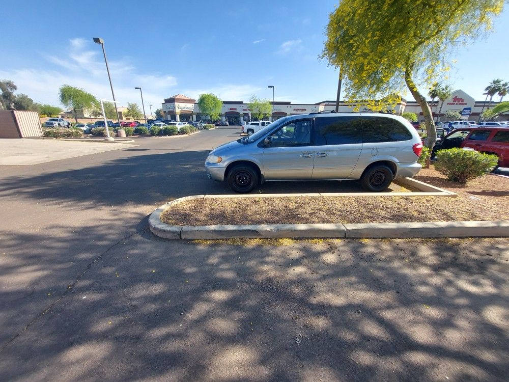 Runs Perfect 05 Chrysler Town And Country Similar To Sienna Odyssey Caravan