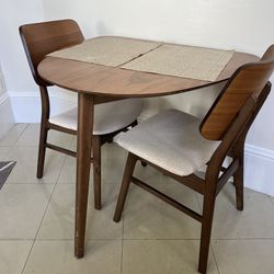 Modern Dinning Table - Chairs included!